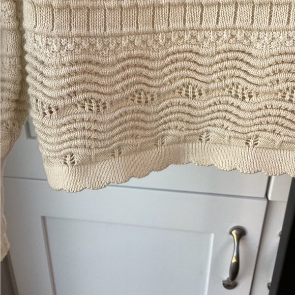 Cream Cropped Sweater, size Small - Picture 4 of 5